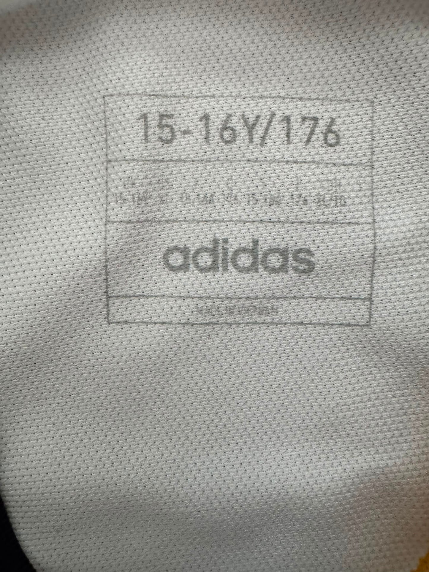 Real Madrid 2023/24 Kotipaita - (Lasten XL) - 10/10