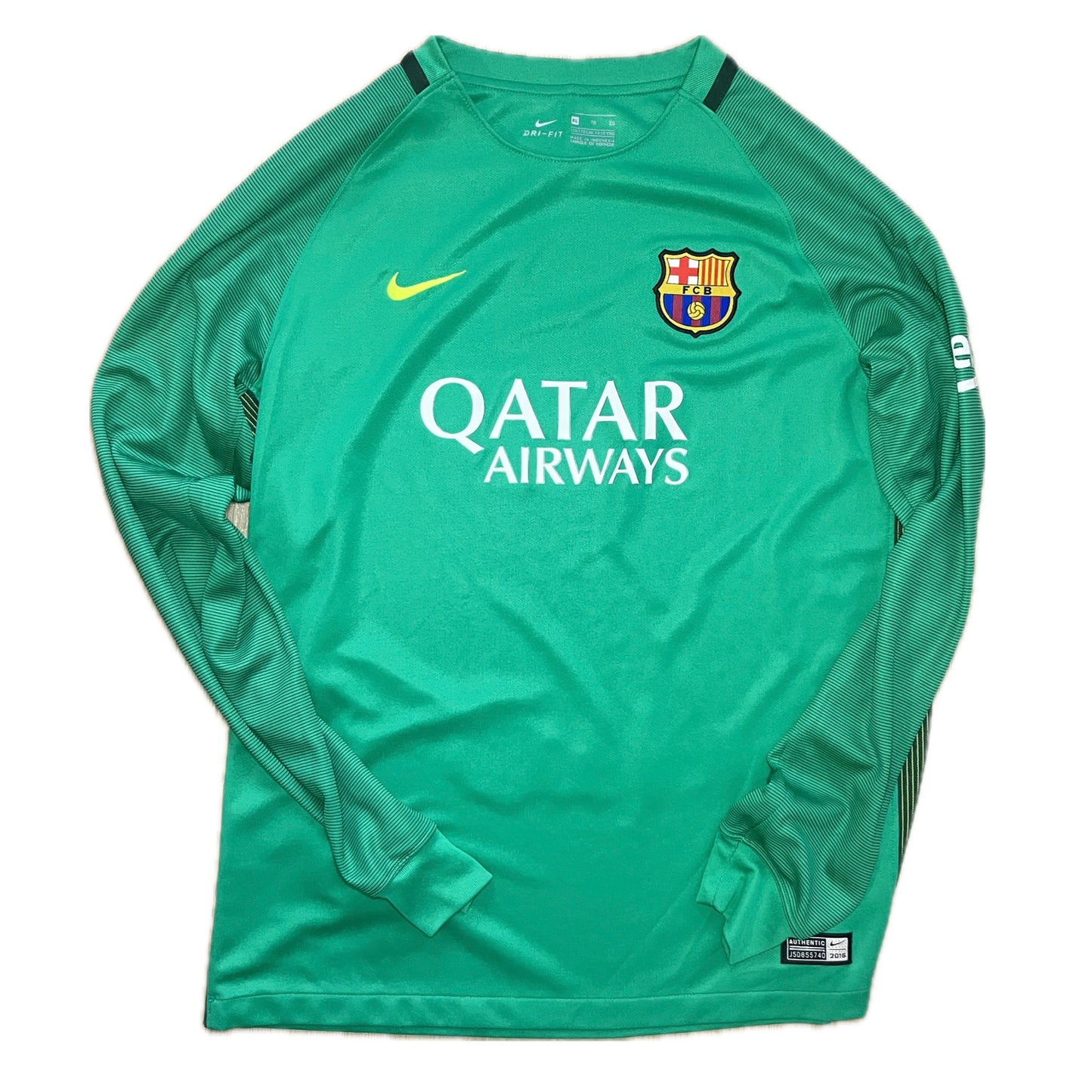 FC Barcelona 2016/17 Goalkeeper Shirt - (Kids XL) - 10/10