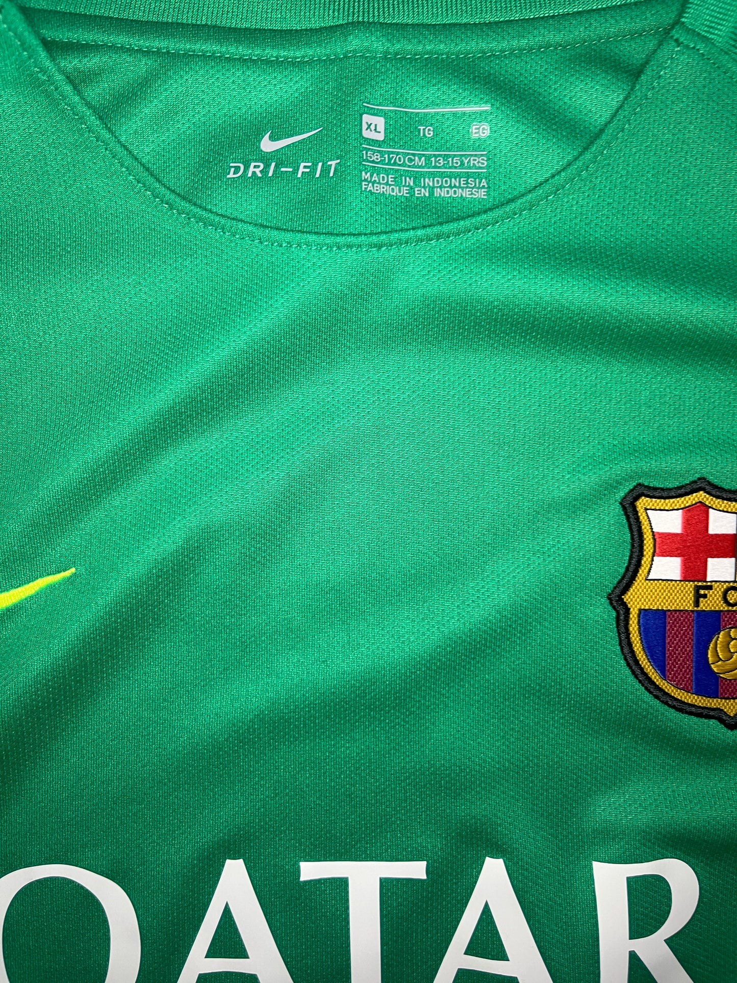 FC Barcelona 2016/17 Goalkeeper Shirt - (Kids XL) - 10/10
