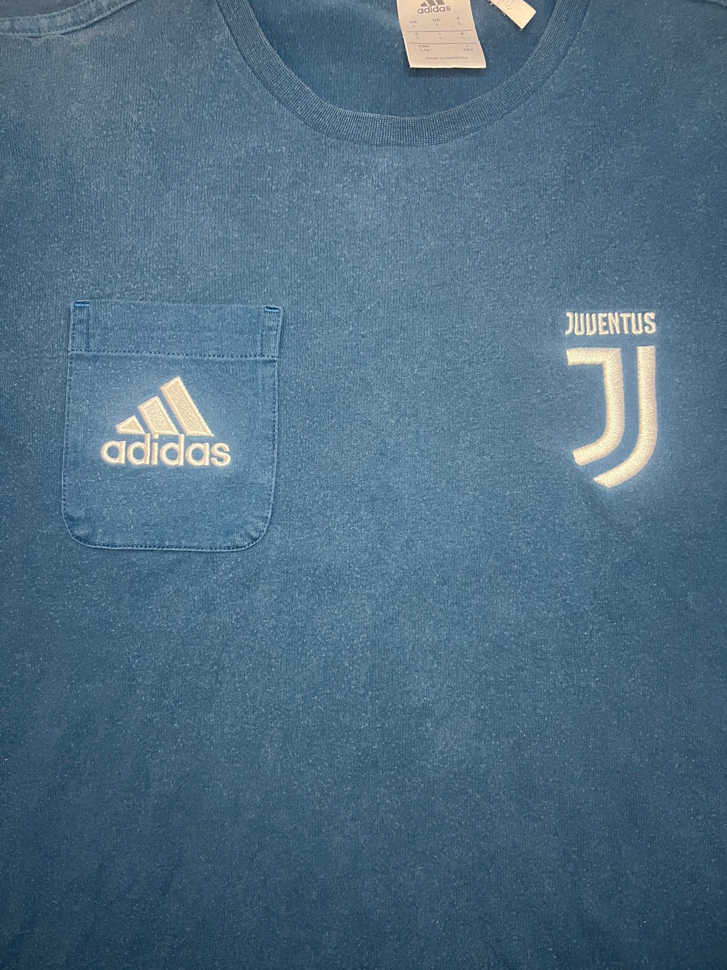 Juventus 2017/18 T-Shirt - (L) - 10/10