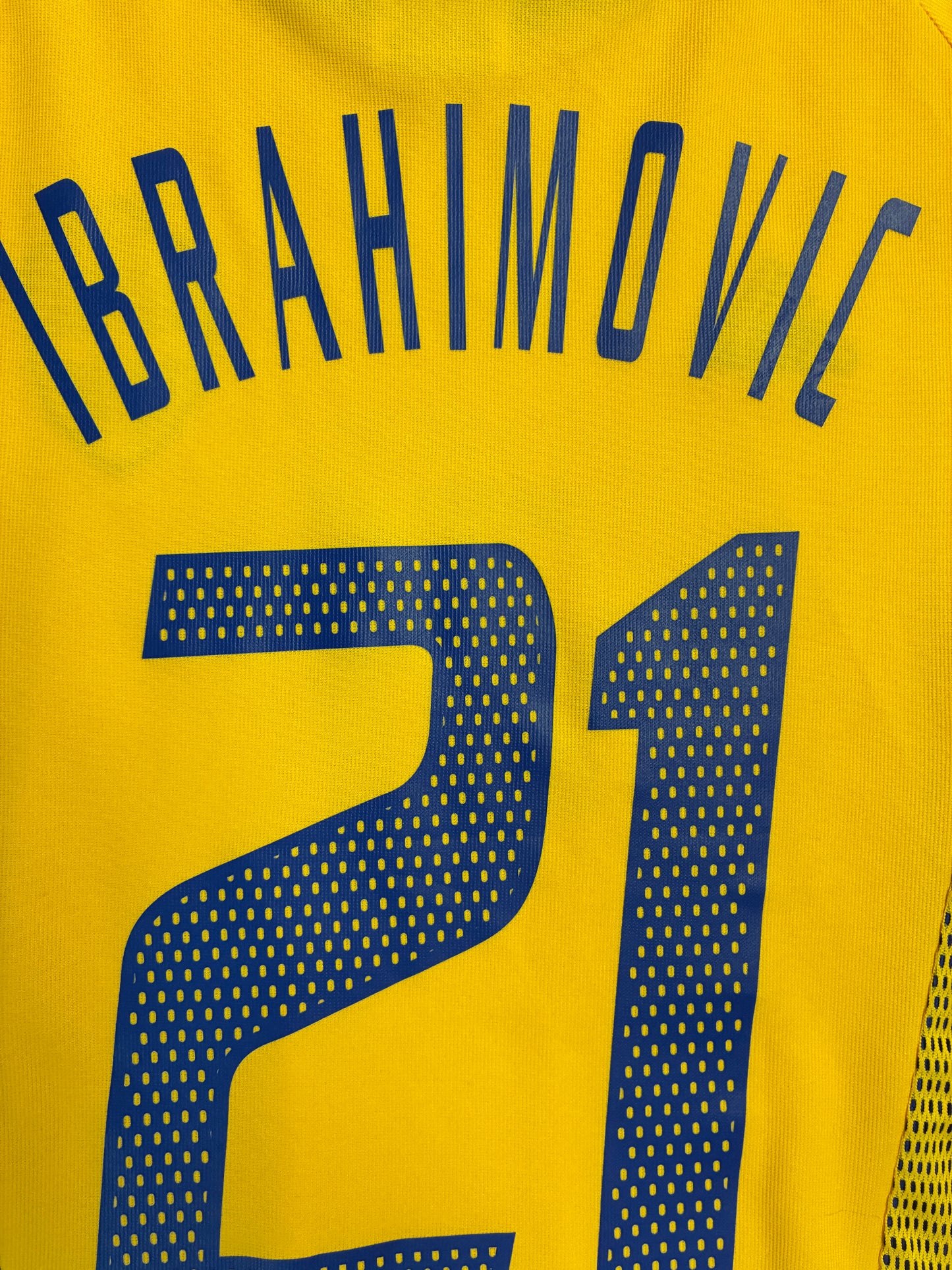 Ruotsi 2002/03 Kotipaita - #21 Ibrahimovic - (S) - 10/10