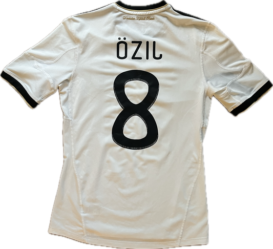 Saksa 2010/11 Kotipaita - (M) - #8 Özil - 10/10