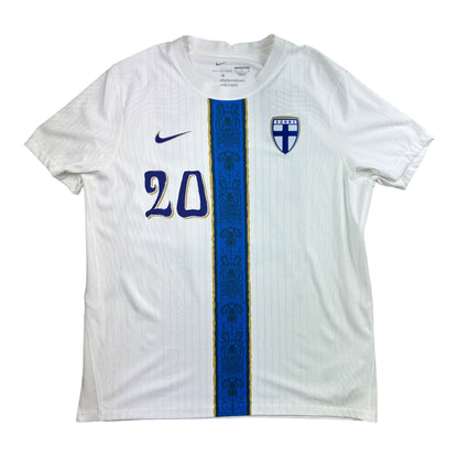 Suomi 2025 Kotipaita - #20 Pohjanpalo - (XL) - 10/10 *tägeillä* - Pelaajaversio