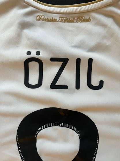 Saksa 2010 Kotipaita - (M) - #8 Özil - 10/10