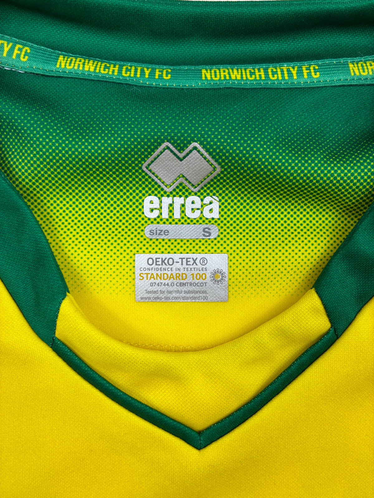 Norwich City 2019/20 Kotipaita - #22 Pukki - (S) - 9/10