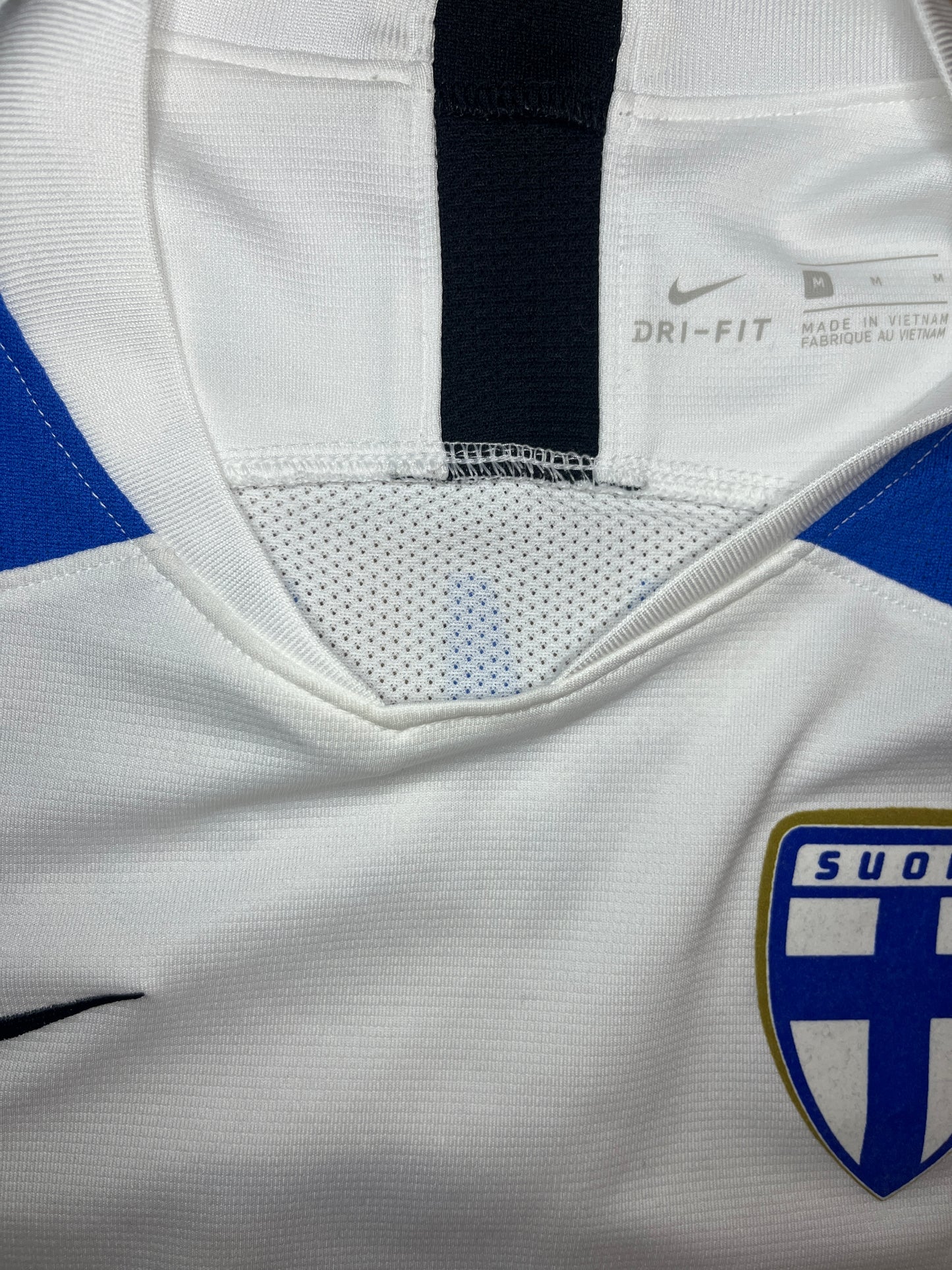 Finland 2019 Home Shirt - #6 Kamara - (M) - 9/10 